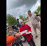 В Подмосковье дети сделали это на улице и получили по айфону - Chehov-Vid.Ru
