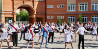 Последние звонки прозвенели для учеников школ Чехова - Regions.Ru
